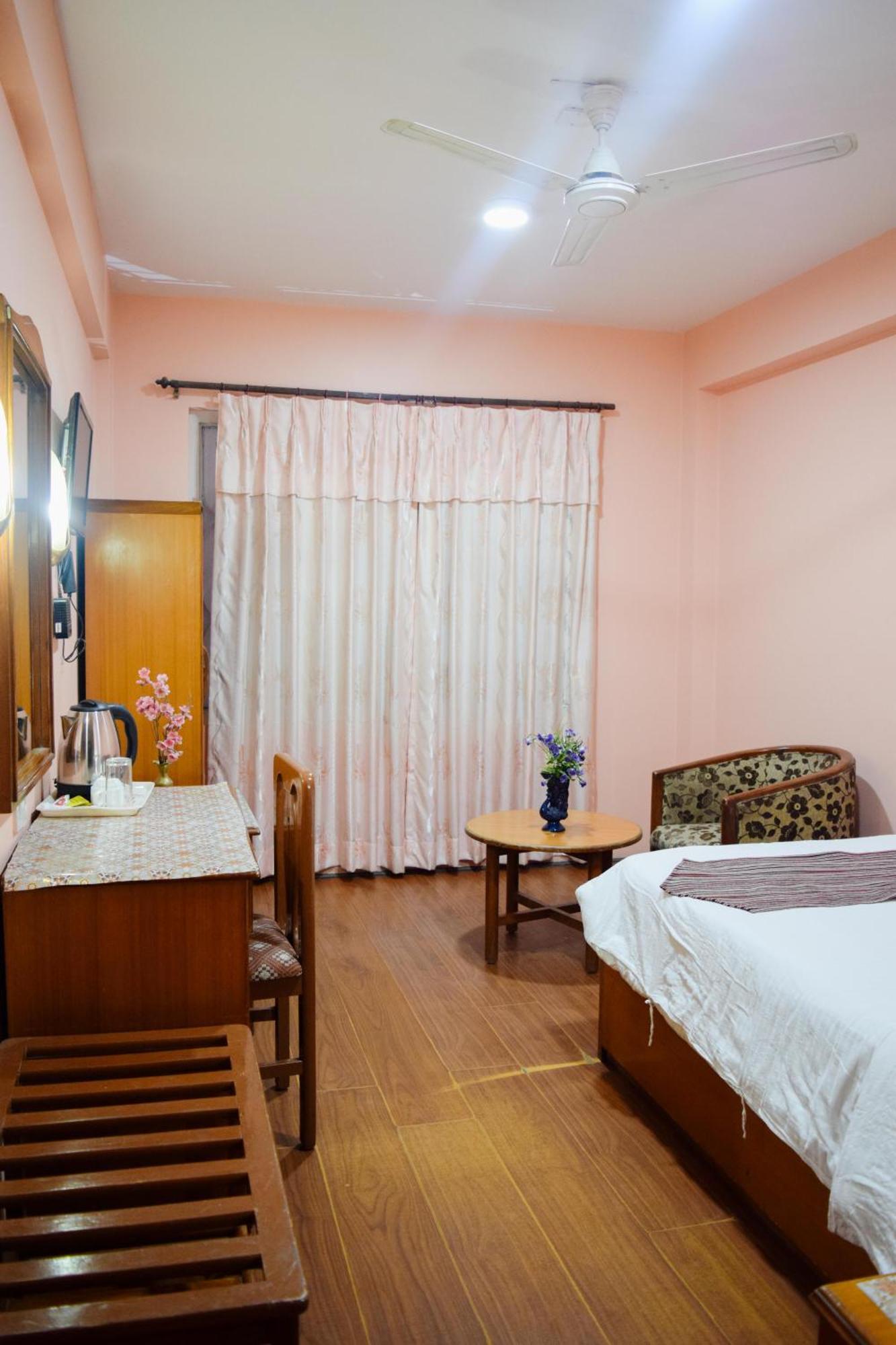 Kathmandu Prince Hotel Bagian luar foto