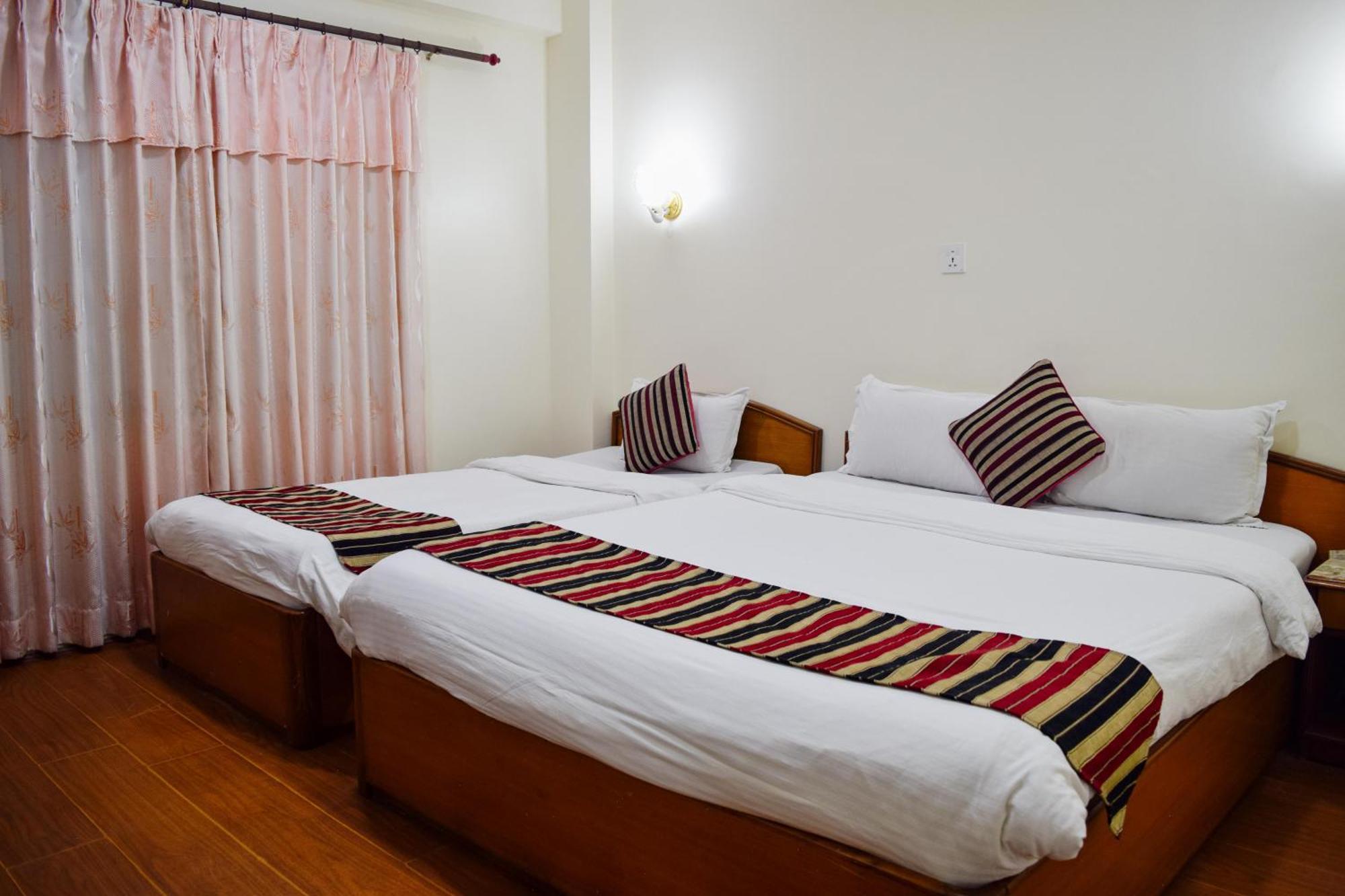 Kathmandu Prince Hotel Bagian luar foto