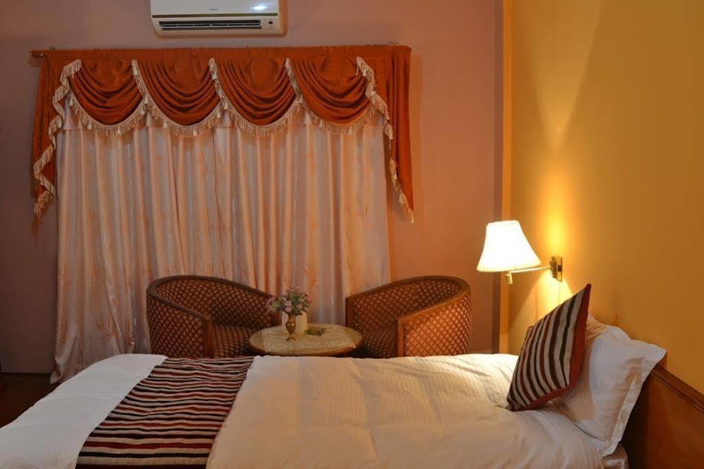 Kathmandu Prince Hotel Bagian luar foto