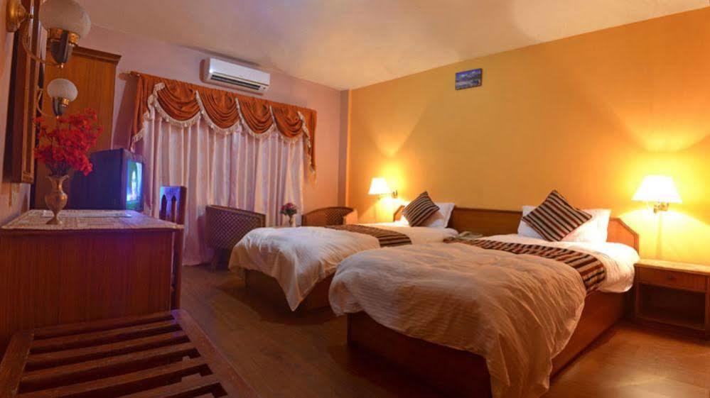 Kathmandu Prince Hotel Bagian luar foto